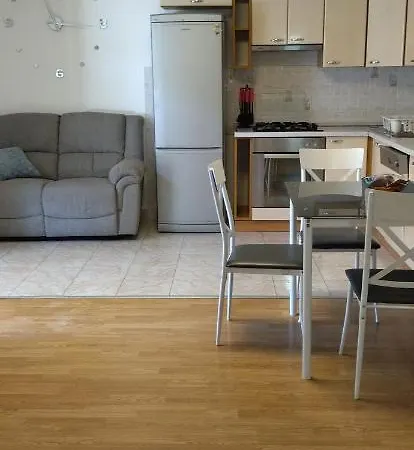 Maja * سبليت