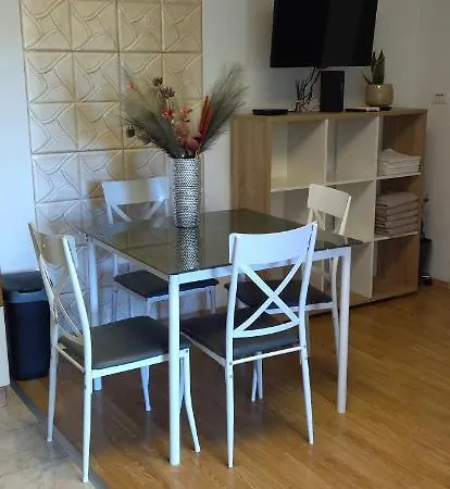 Maja Апартаменти *